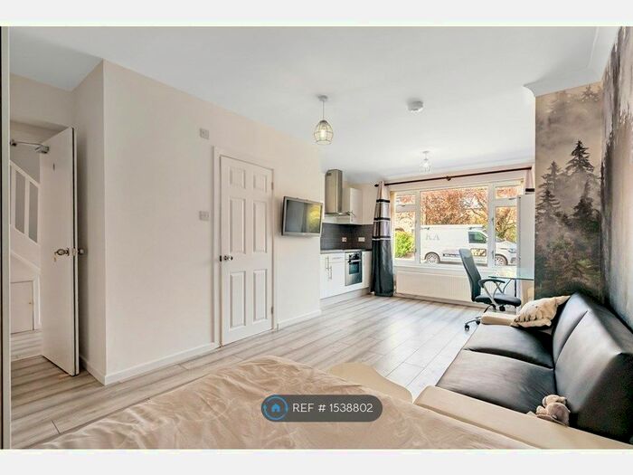 Studio To Rent In Bourne Road, Cambridge, CB4