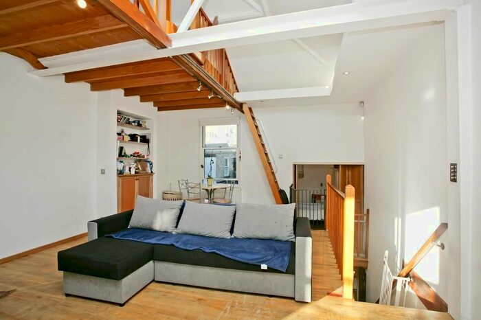 1 Bedroom Flat To Rent In Mortimer Square, London, W11