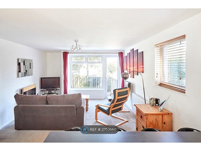 2 Bedroom Flat To Rent In The Orchard, Newquay, TR7