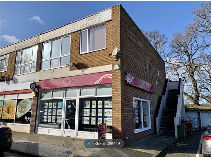 2 Bedroom Flat To Rent In The Triangle, Poole, BH16