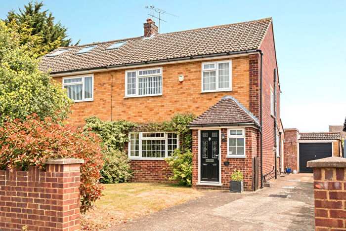 3 Bedroom Semi Detached House For Sale In Copthall Way, New Haw, KT15