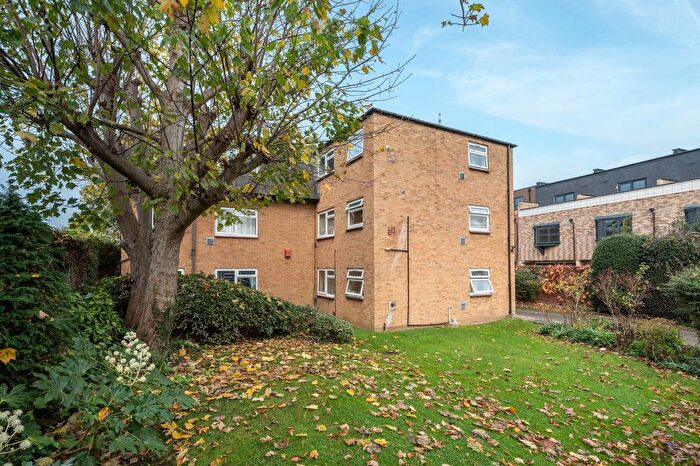 1 Bedroom Flat For Sale In Gumley Gardens, Isleworth, TW7