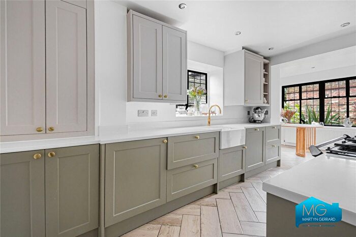 3 Bedroom Maisonette To Rent In Cornwood Close, East Finchley, London, N2