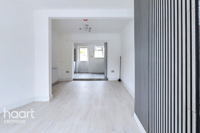 3 Bedroom Terraced House For Sale In Rosedene Avenue, Croydon, CR0