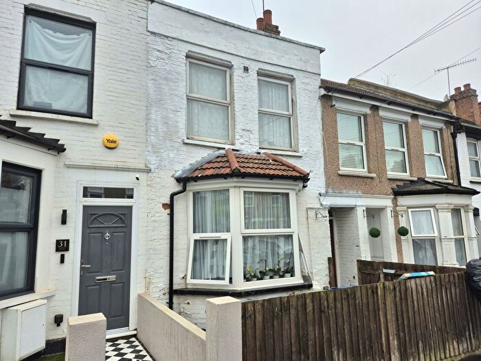 2 Bedroom Maisonette For Sale In Harrow, HA2