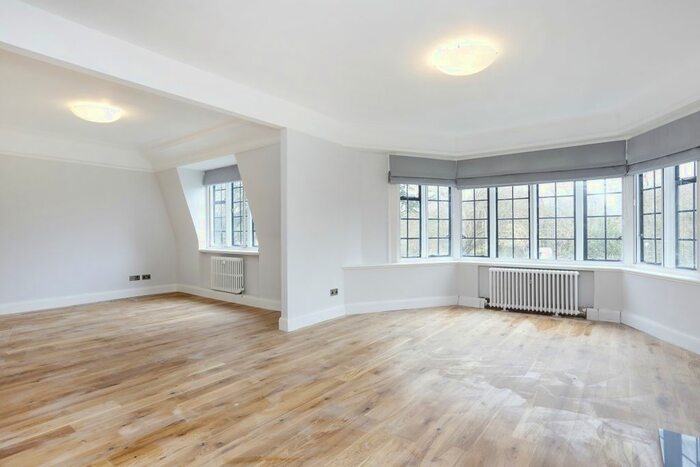 4 Bedroom Flat To Rent In Manor Fields, London, SW15