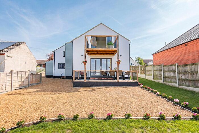 4 Bedroom Semi-Detached House For Sale In Reedham, NR13