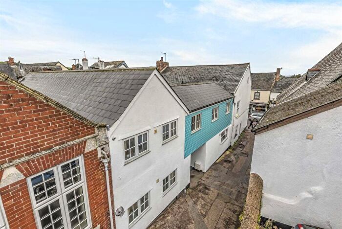 2 Bedroom Apartment To Rent In Chapel Street, Honiton, EX14