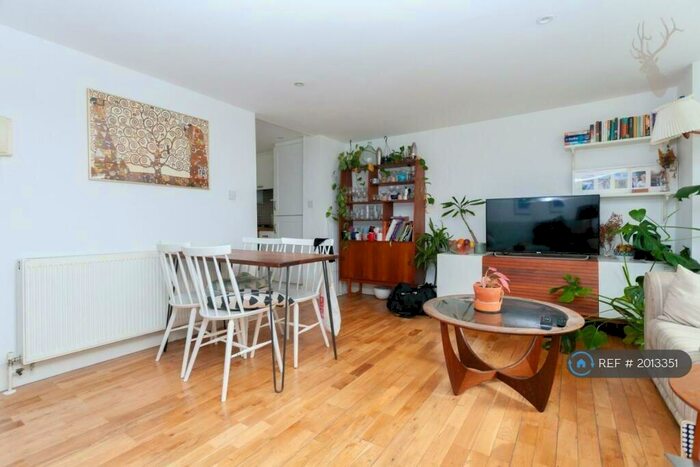 3 Bedroom Flat To Rent In Narford Road, London, E5