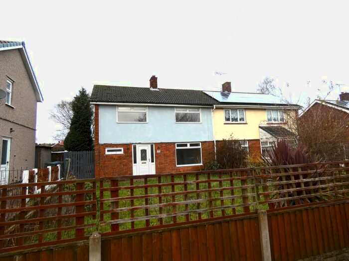 4 Bedroom Semi-Detached House To Rent In Garibaldi Road, Forest Town, Mansfield, NG19