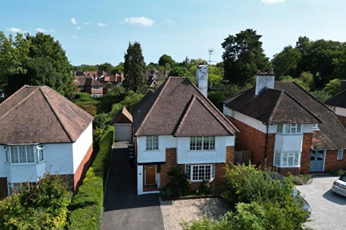 4 Bedroom Detached House For Sale In Tilford Road, Farnham, GU9