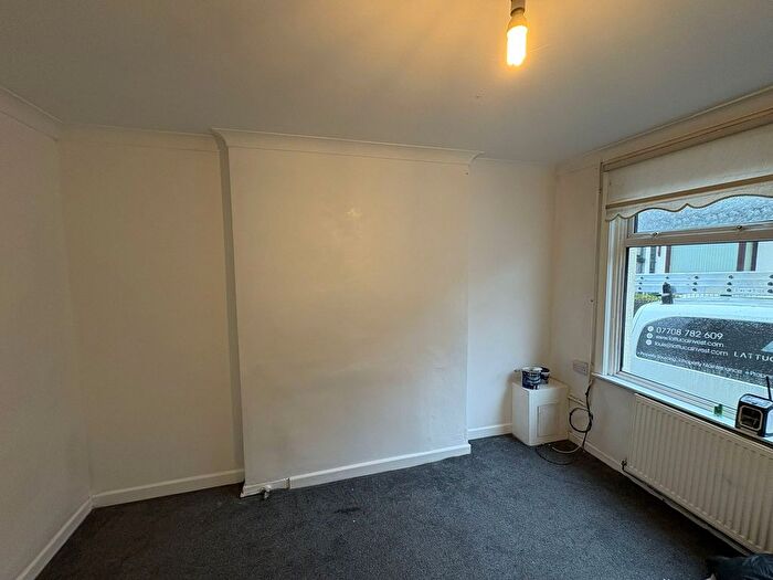 3 Bedroom Property To Rent In Lower Royal Lane, Abertillery, NP13