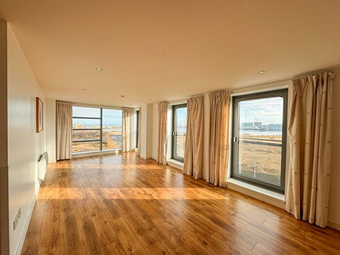 2 Bedroom Flat To Rent In Western Harbour View, Leith, Edinburgh, EH6