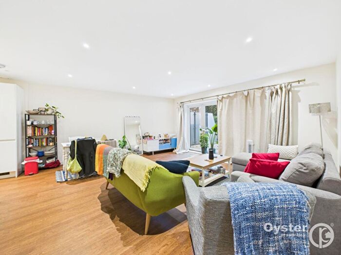 1 Bedroom Flat To Rent In Howard Road, Stanmore, HA7