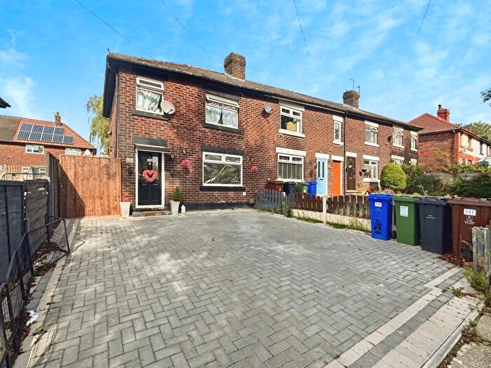 3 Bedroom End Of Terrace House For Sale In St. Marys Road, Hyde, Greater Manchester, SK14