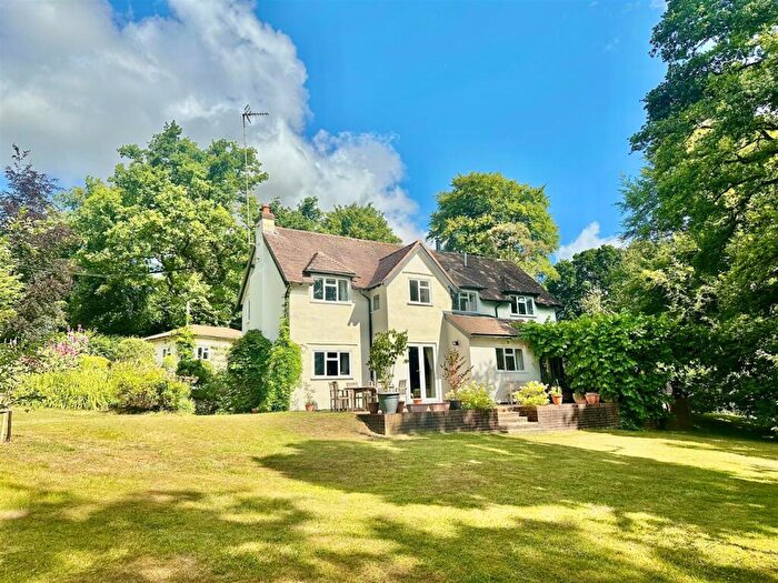 4 Bedroom Detached House For Sale In Powntley Copse, Alton, GU34