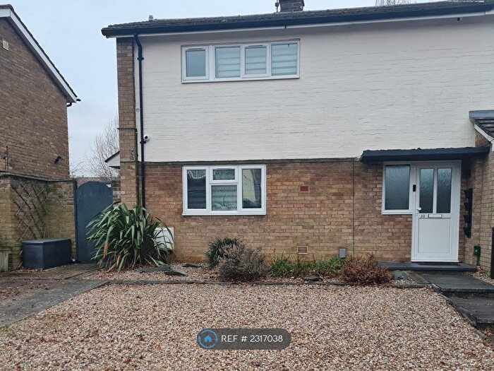 2 Bedroom Semi-Detached House To Rent In Manor View, Stevenage, SG2