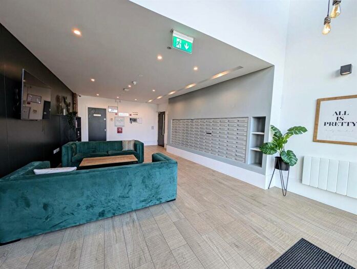 2 Bedroom Apartment To Rent In Jesse Hartley Way, Liverpool, L3
