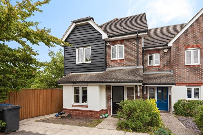 3 Bedroom Semi Detached House To Rent In Maidenhead, Berkshire, SL6