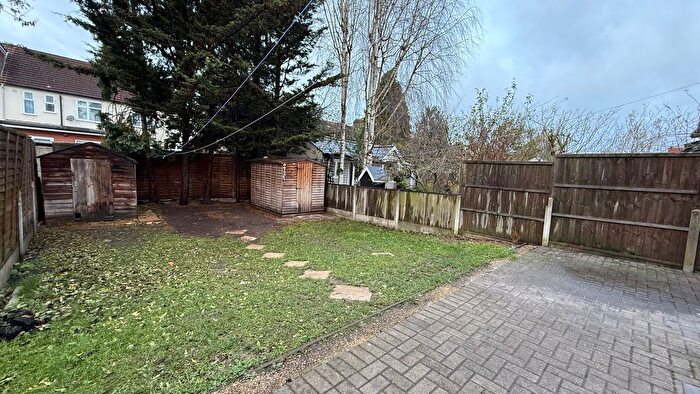 5 Bedroom Semi-Detached House To Rent In Lansdowne Road, Ilford Essex, IG3