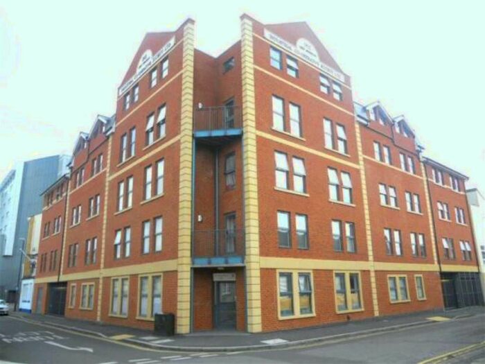 2 Bedroom Flat To Rent In Harding Street, Swindon, SN1
