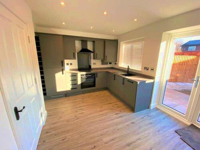 3 Bedroom Detached House To Rent In Barton Lane, Eccles, M30
