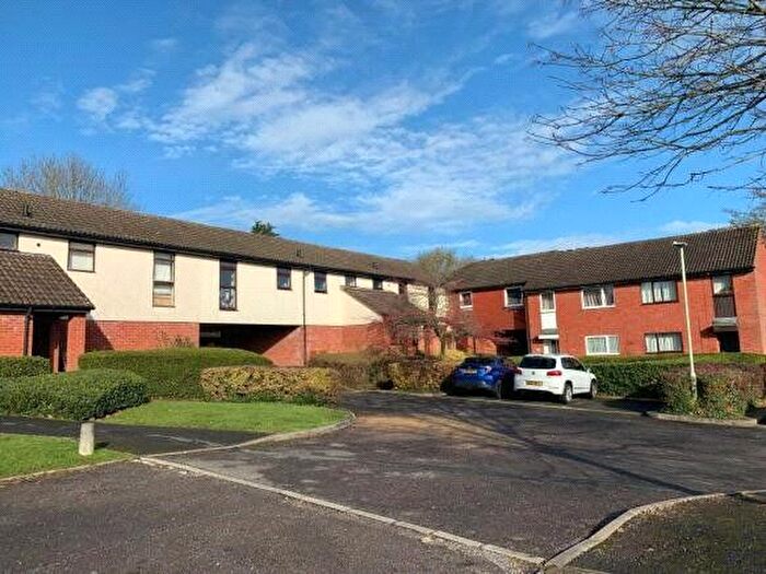 2 Bedroom Maisonette To Rent In Fleetham Gardens, Lower Earley, Reading, Berkshire, RG6