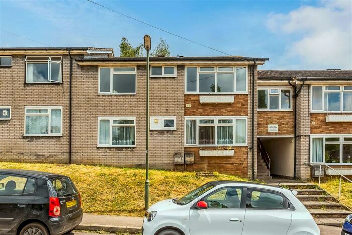 2 Bedroom Flat To Rent In Hickmans Close, Godstone, RH9