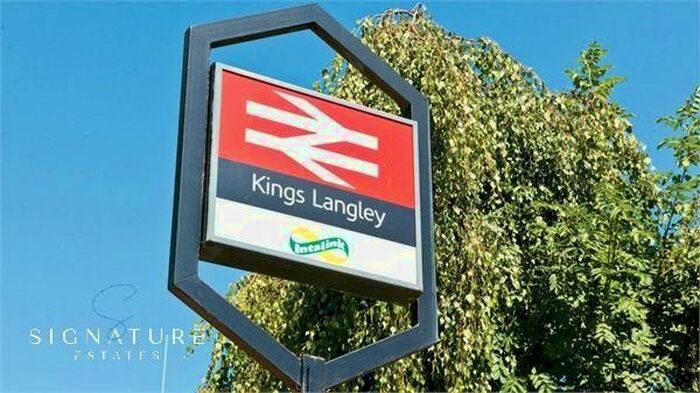 1 Bedroom Flat To Rent In Home Park Mill Link, Kings Langley, WD4