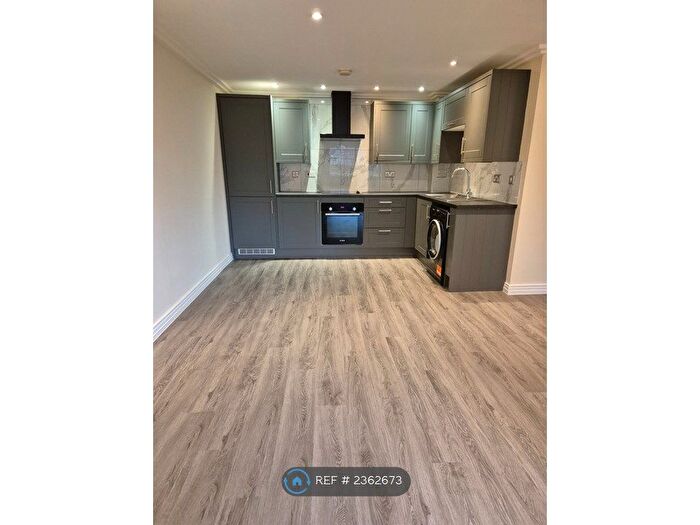 2 Bedroom Flat To Rent In Barking, Barking, IG11