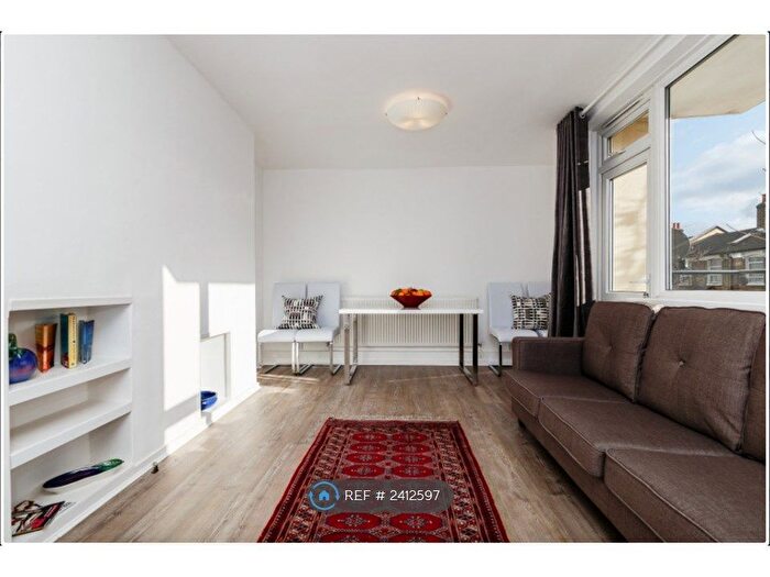 2 Bedroom Flat To Rent In Holme House, London, SE15