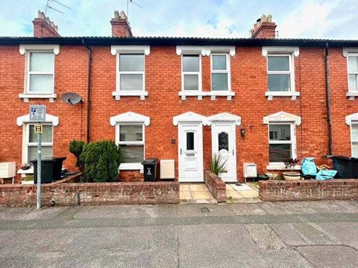 2 Bedroom Terraced House For Sale In Folkestone Road, Swindon, SN1