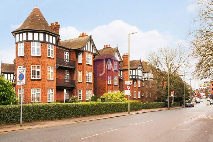 2 Bedroom Flat To Rent In Moreland Court, Finchley Road, London, NW3