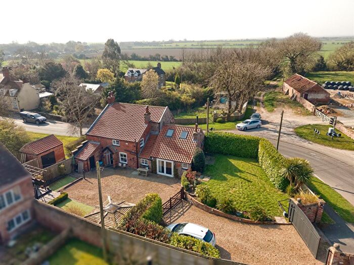 3 Bedroom Cottage For Sale In Blacksmiths Cottage, Welwick, HU12