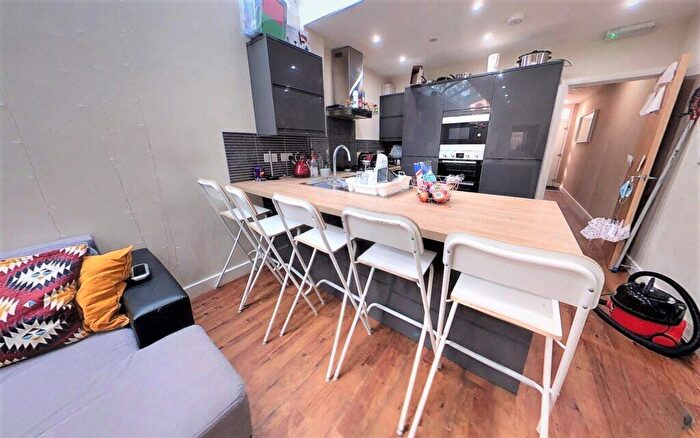 6 Bedroom Terraced House To Rent In Dawlish Road, Selly Oak, Birmingham, B29