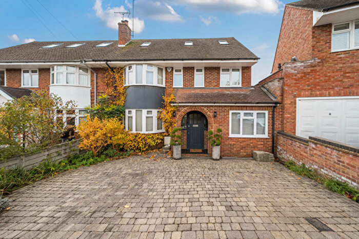 4 Bedroom Semi-Detached House For Sale In Park Rise, Harpenden, AL5