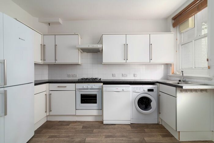 2 Bedroom Flat To Rent In Mercer Street, London, WC2H