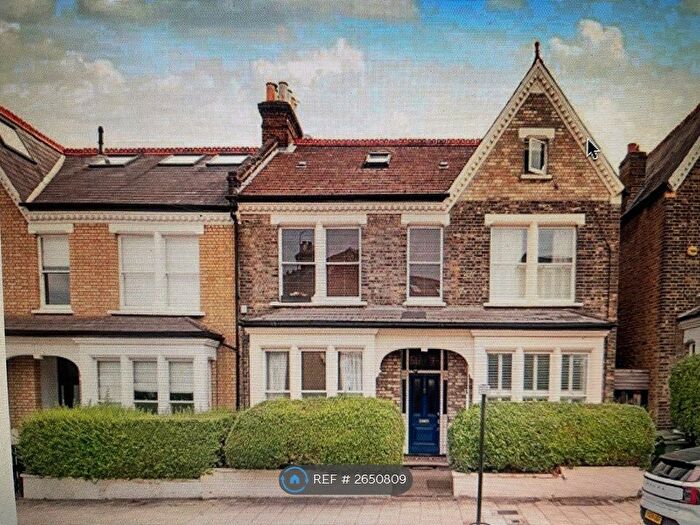2 Bedroom Flat To Rent In Leander Road, London, SW2