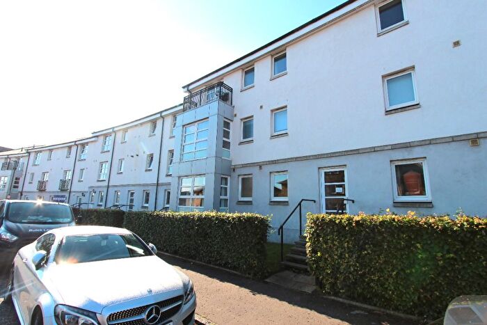 3 Bedroom Flat To Rent In Chesser Crescent, Chesser, Edinburgh, EH14