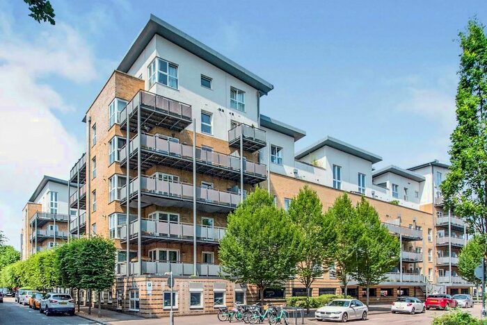 2 Bedroom Flat To Rent In Metropolitan Station Approach, Watford, WD18