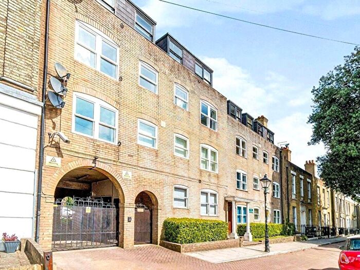 2 Bedroom Flat For Sale In Cranbury Terrace, Southampton, Hampshire, SO14