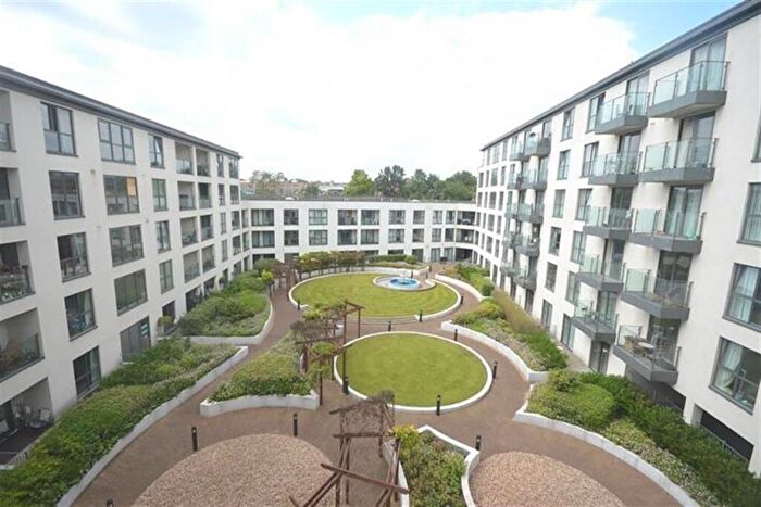 2 Bedroom Apartment For Sale In St William's Court, King's Cross, Islington, Gifford Street, London, N1