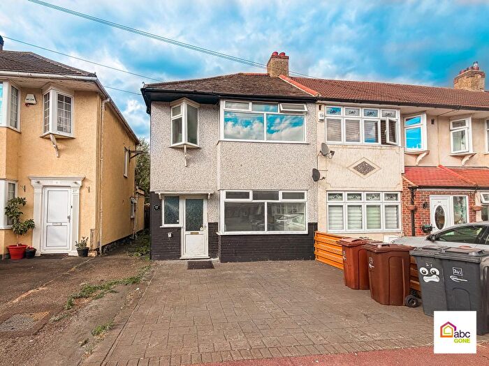 3 Bedroom Terraced House To Rent In Western Avenue, Dagenham, Essex, Uk, RM10