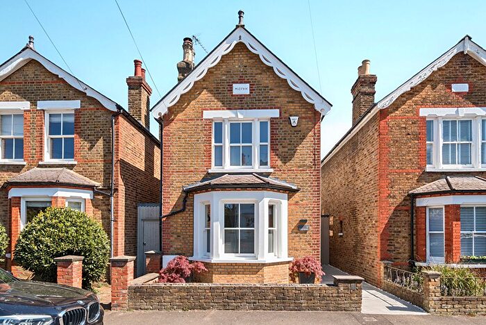 3 Bedroom Detached House For Sale In Summer Gardens, East Molesey, KT8