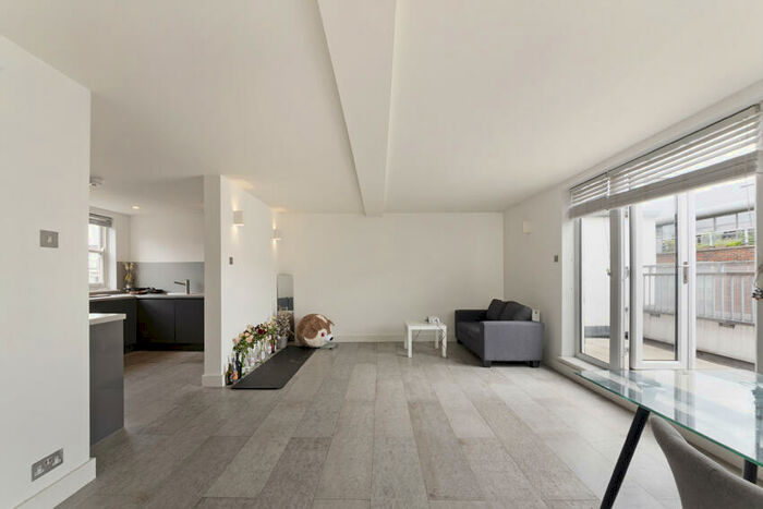 2 Bedroom Apartment To Rent In Great Sutton Street, Clerkenwell London, EC1V