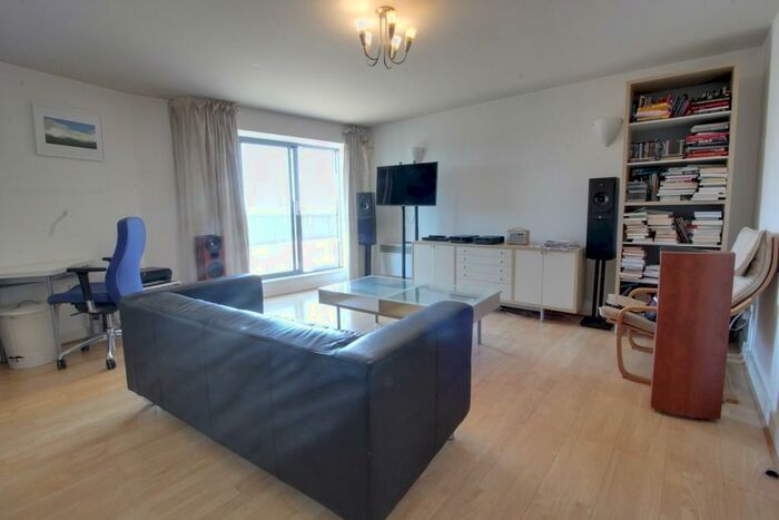 1 Bedroom Apartment To Rent In Islington Gates, Fleet Street, Birmingham City Centre, West Midlands, B3