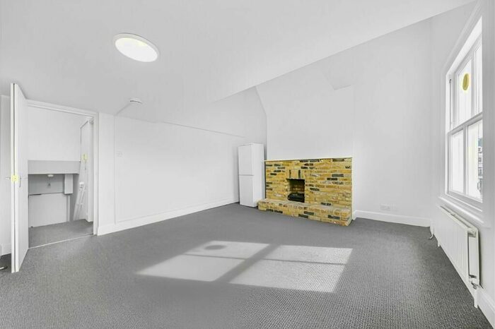 3 Bedroom Flat To Rent In Sevington Street, London, W9