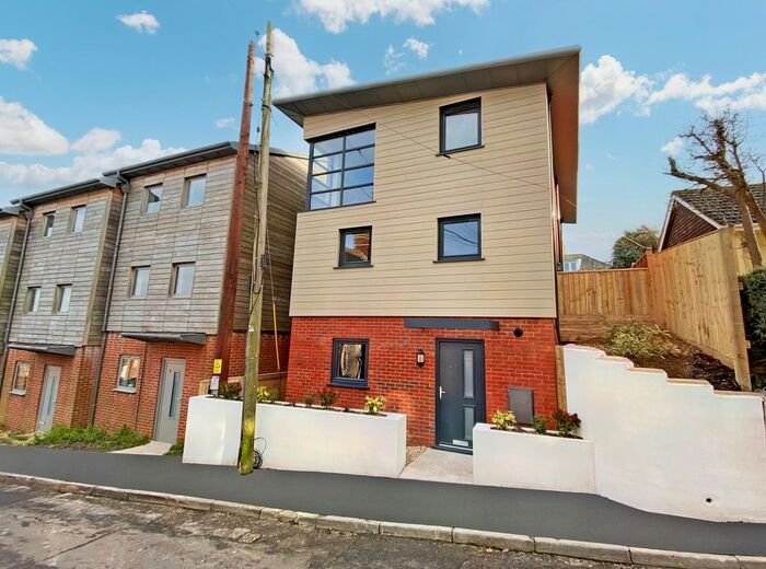 4 Bedroom Detached House To Rent In St. Decumans Road, Watchet, TA23