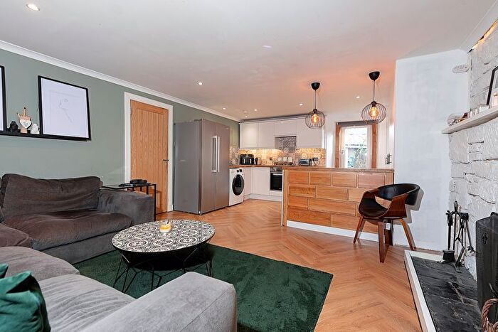 2 Bedroom Flat For Sale In Croft Street, Penicuik, EH26