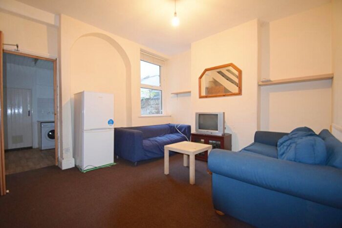 4 Bedroom House To Rent In Brithdir Street, Cathays, CF24